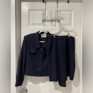 Kasper career, women’s office skirt suit, navy size 8 Petite, good condition.